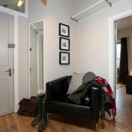 Central - 1 Bedroom - Exceptional Views Lägenhet *