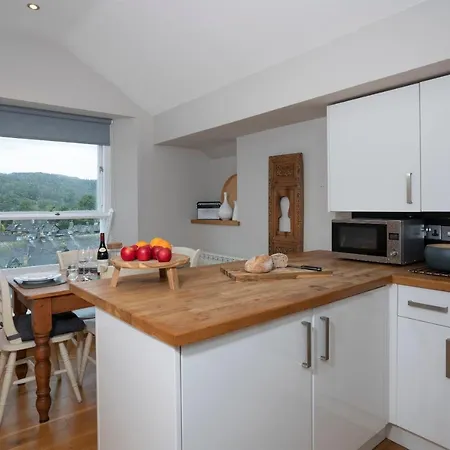 Central - 1 Bedroom - Exceptional Views